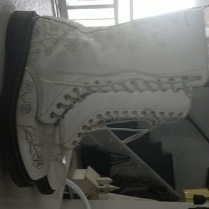 Doc Martin white boot size 8